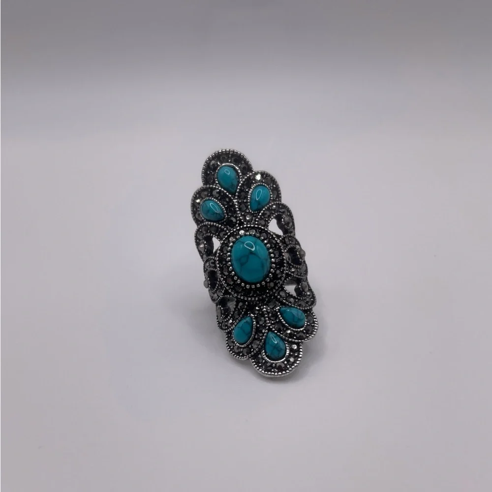 Silver toned BOHO peacock ring with Faux Turquoise Stones - Size 8